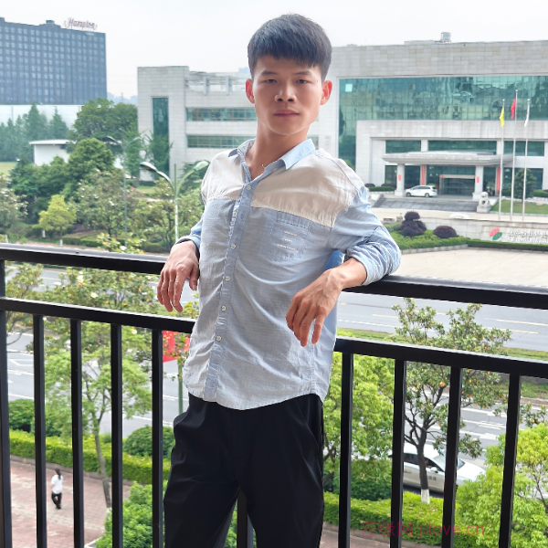 湖南28岁单身帅哥真诚找对象-黄石征婚相亲网